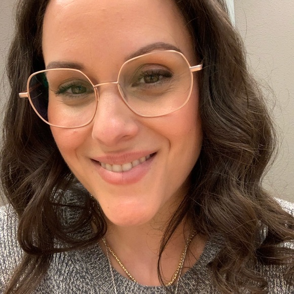 Meet your Posher, Maria - Picture 2 of 3